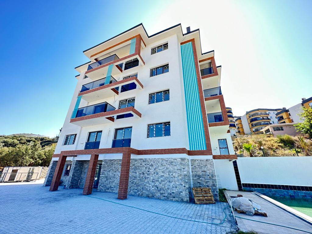 FIRSAT FİYATLI, DENİZ MANZARALI, HAVUZLU TEK BLOKTA LÜKS 1+1